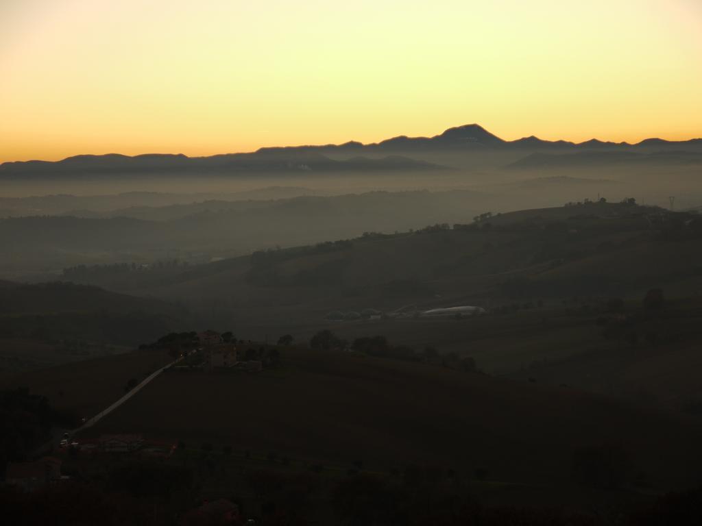 B&B La Collina Dorata Offagna Exterior foto